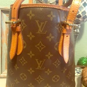 Louis Vuitton purse